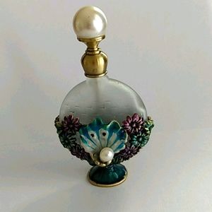 Decorative scent applicator